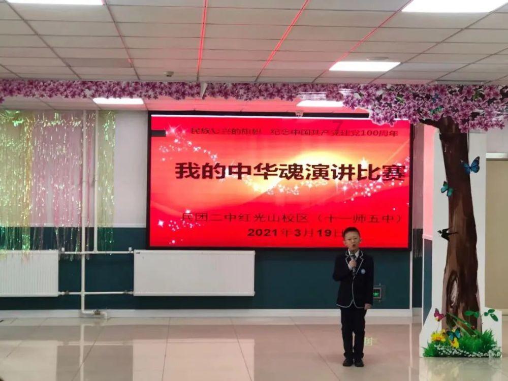 逃离黑与白的房间